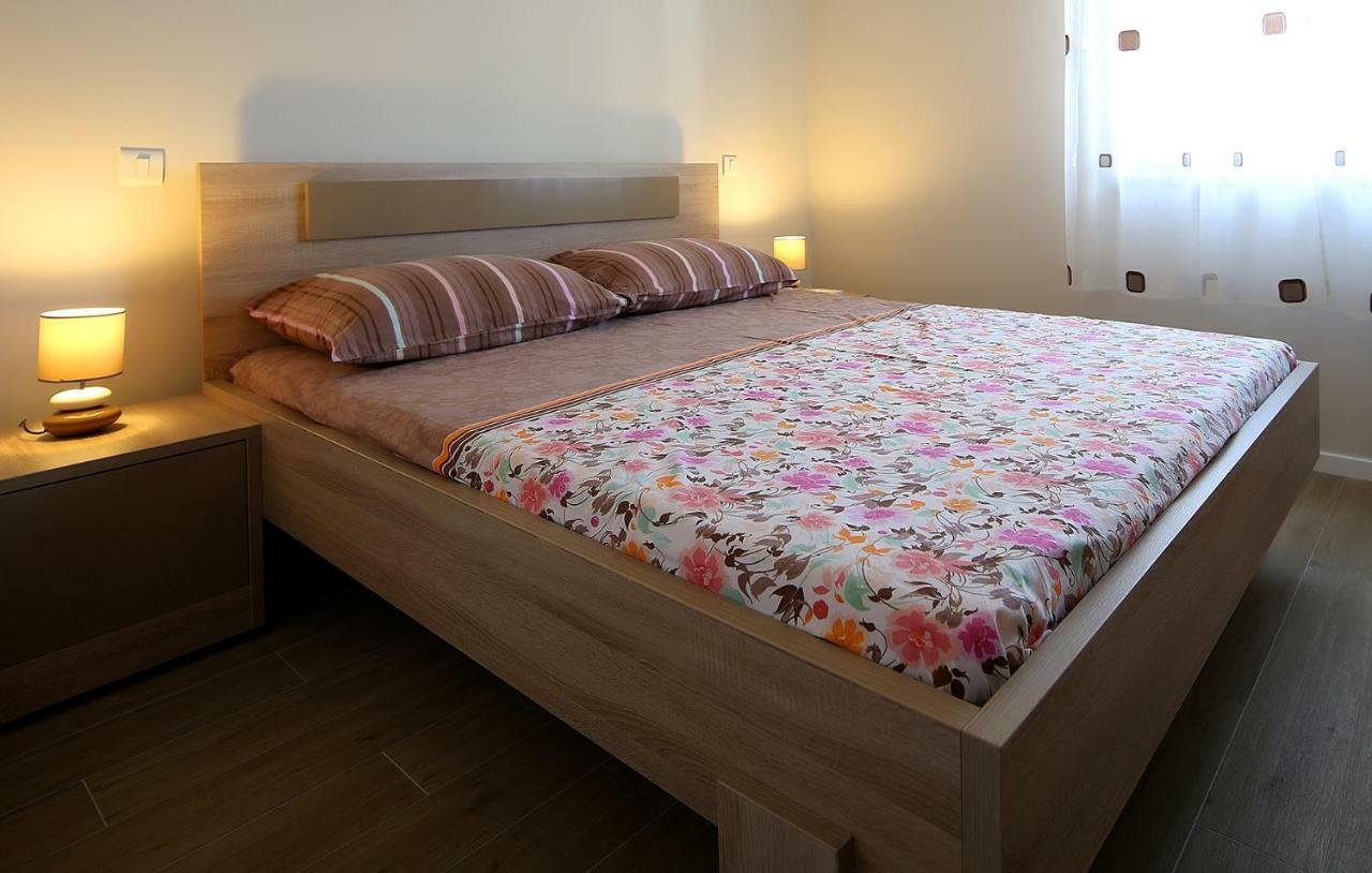Apartment Porpo Malinska Buitenkant foto